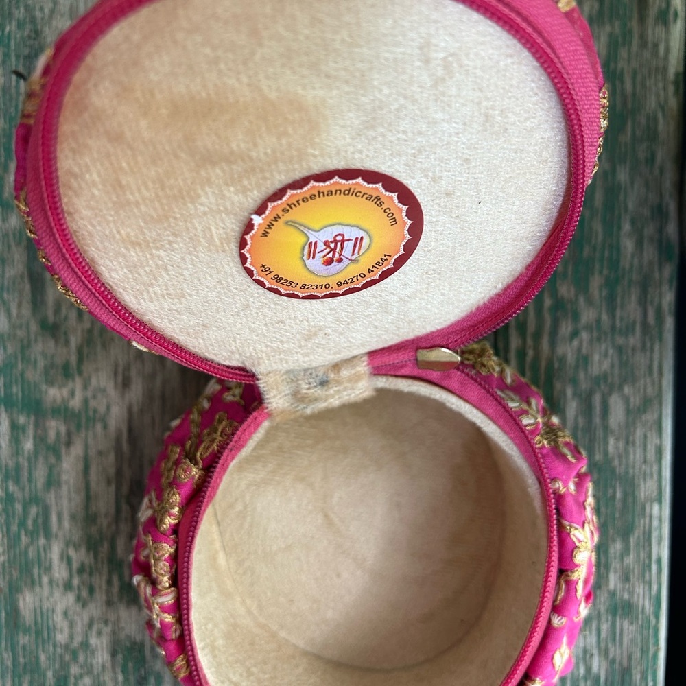 Shree Handicrafts Pink and Gold Travel Jewelry Box - Picture 6 of 13